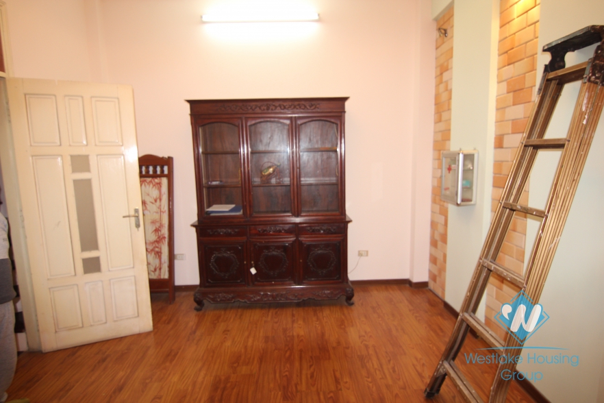 5 bedrooms house for rent in Ba Dinh district, Ha Noi